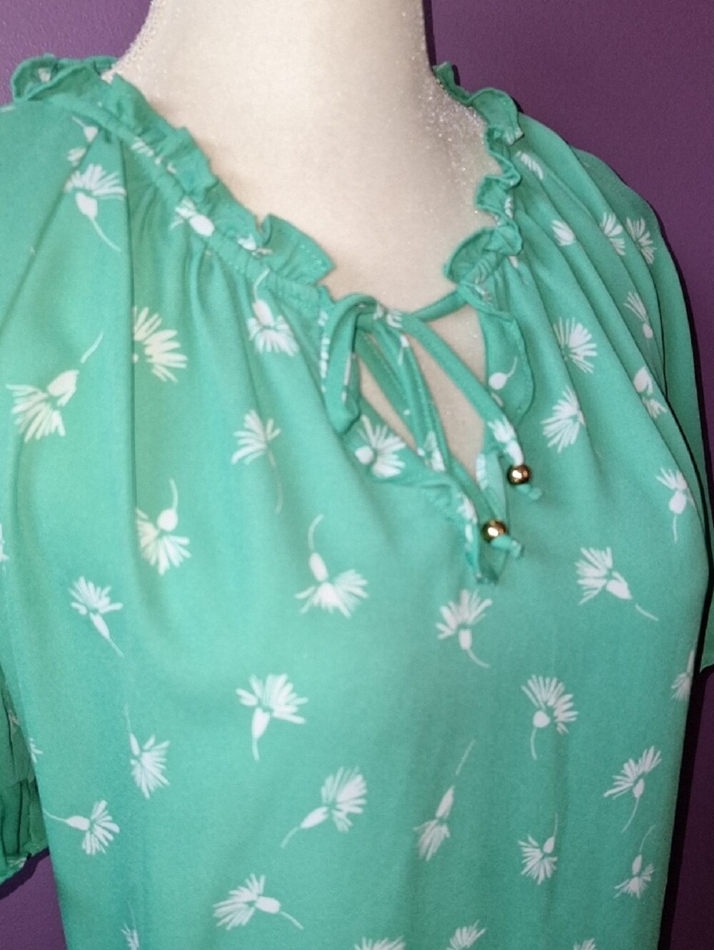 Liz Claiborne Green Floral Tie-Neck Peasant Blouse - Picture 4 of 10